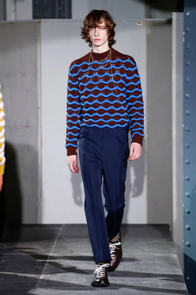 Look 8